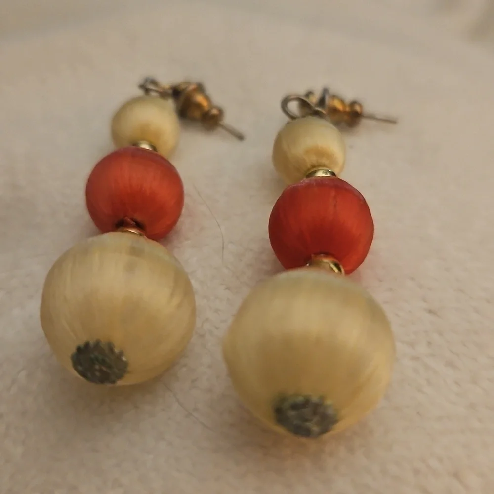 3/$30 Vintage Orange and Cream Thread Beaded Dangle Earrings